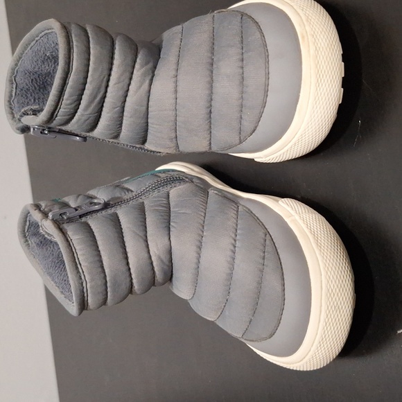 3 pairs boots size 7t - Picture 9 of 11